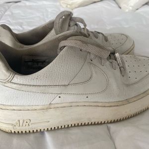 WOMENS USED NIKE PLATFORM AIR FORCE ONES